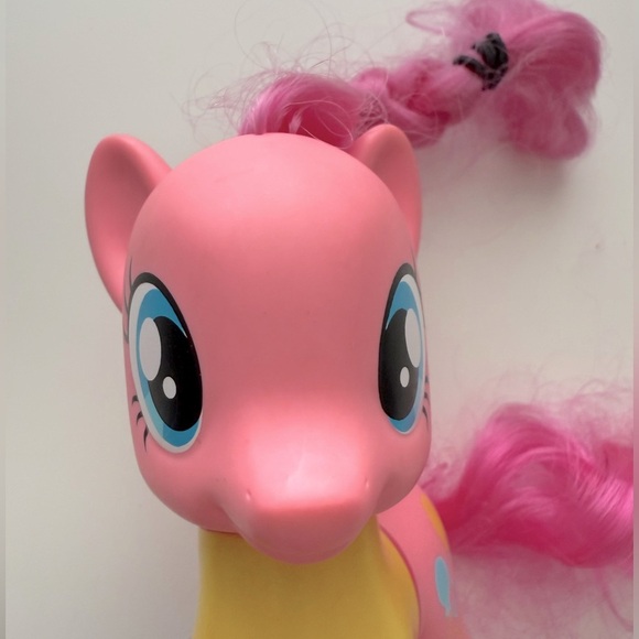 2010 My Little Pony G4 "PINKIE PIE" Wonderbolts Cheerleader 6” - Picture 6 of 7